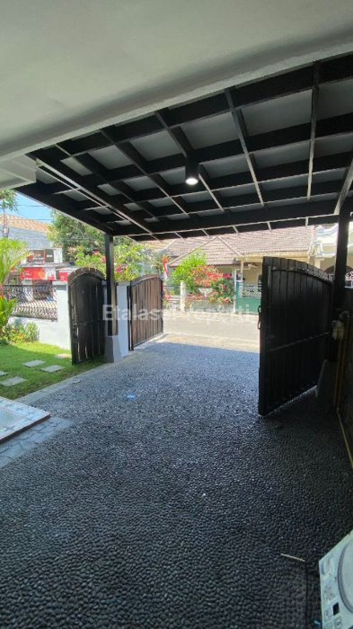 Foto properti RUMAH KLASIK MEGAH DI BARUK 5 MENIT KE RAYA MERR 2