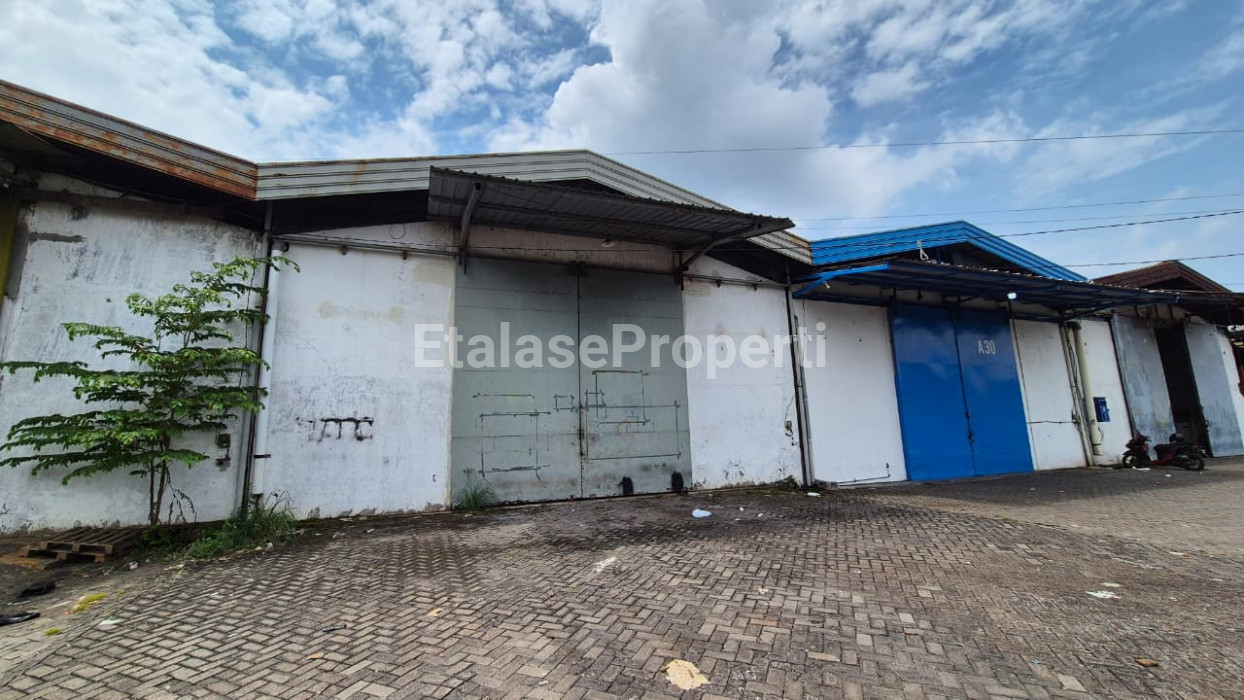 Foto properti Dijual Cepat Gudang Margomulyo Permai 2