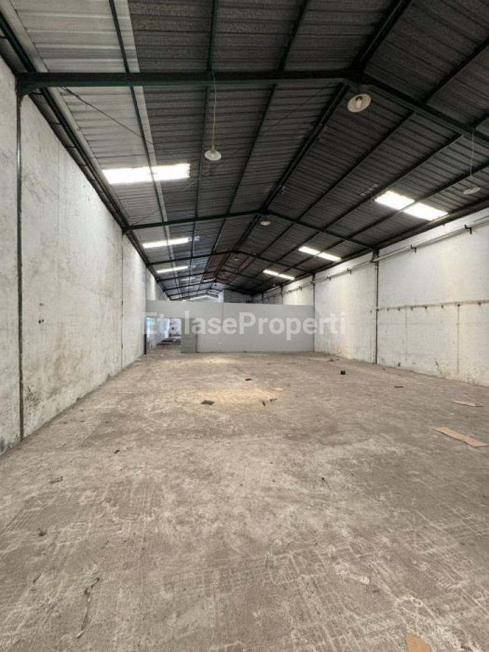 Foto properti Dijual Cepat Gudang Margomulyo Permai 4