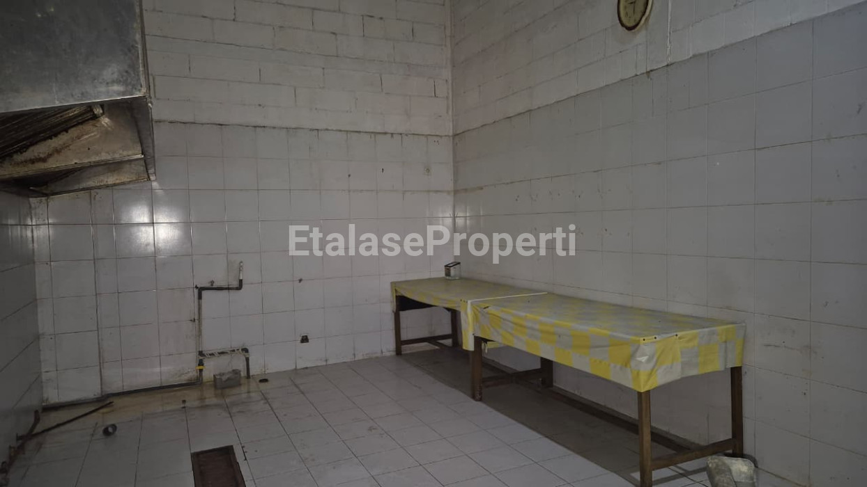 Foto properti Disewakan Tempat Usaha Di Jalan Protokol Bangkalan 6