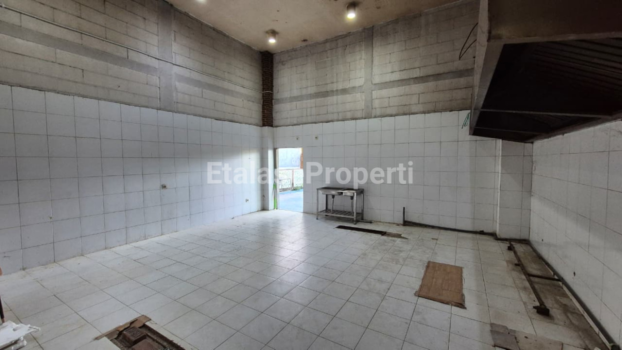 Foto properti Disewakan Tempat Usaha Di Jalan Protokol Bangkalan 9