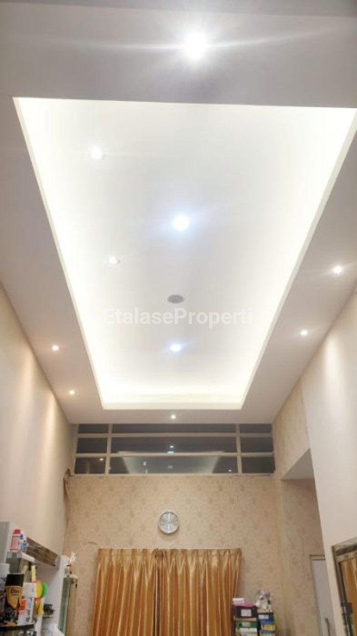 Foto properti Dijual Rumah Siap Huni Bangunan Rumah 1½ Lantai 2