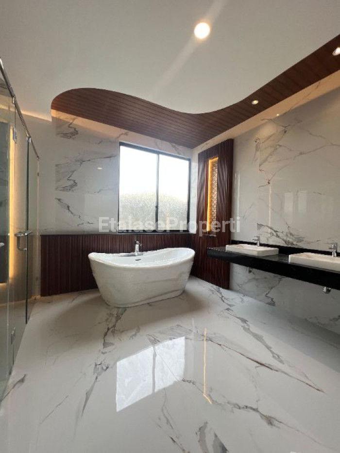 Foto properti Dijual Rumah Mewah Di Waterfront Citraland Dekat Pakuwon Mall 3