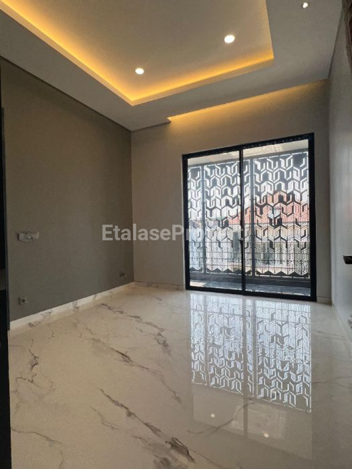 Foto properti Dijual Rumah Mewah Di Waterfront Citraland Dekat Pakuwon Mall 5