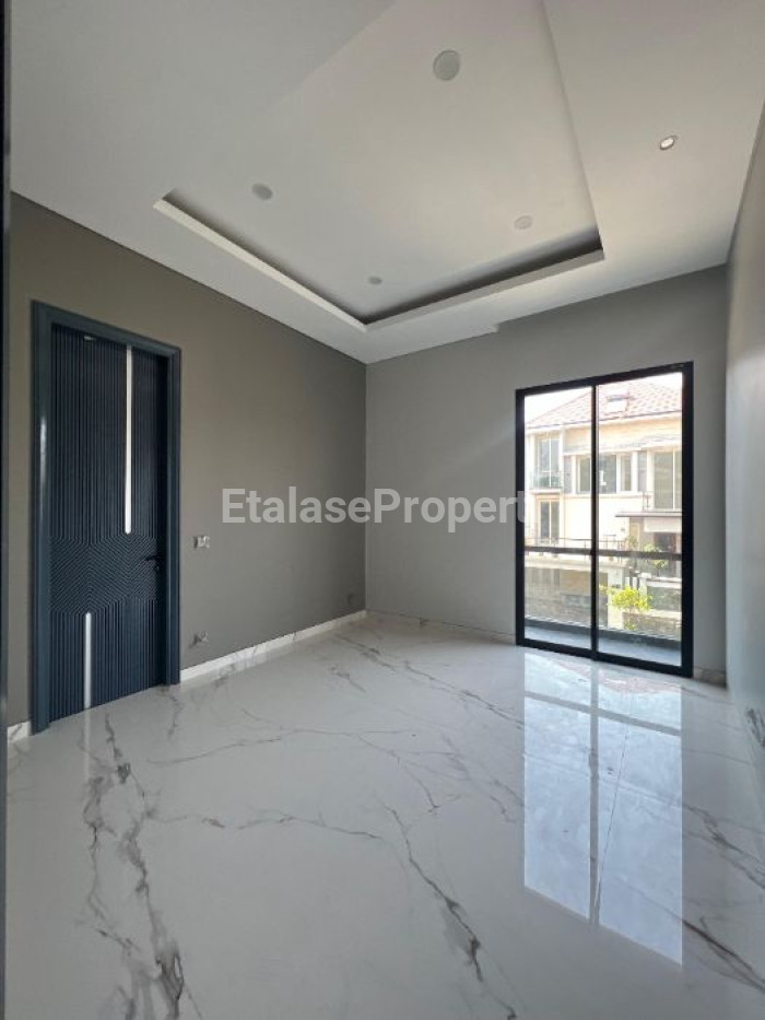 Foto properti Dijual Rumah Mewah Di Waterfront Citraland Dekat Pakuwon Mall 8