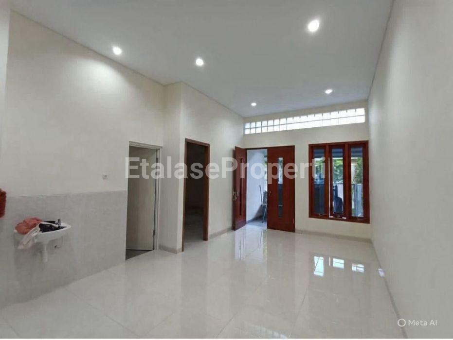 Foto properti Dijual Rumah Siap Huni Di Dharmahusada Indah Barat Dekat Unair 2