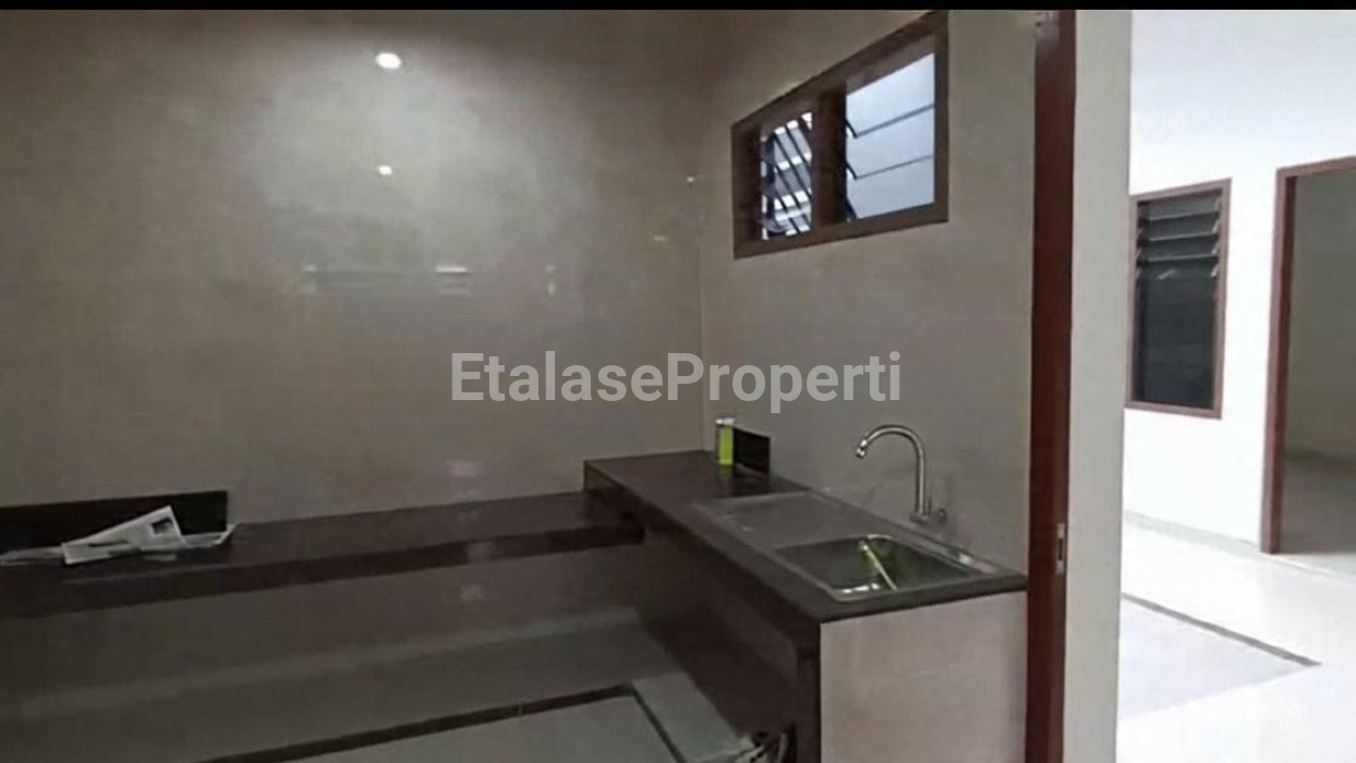 Foto properti Dijual Rumah Siap Huni Di Dharmahusada Indah Barat Dekat Unair 3