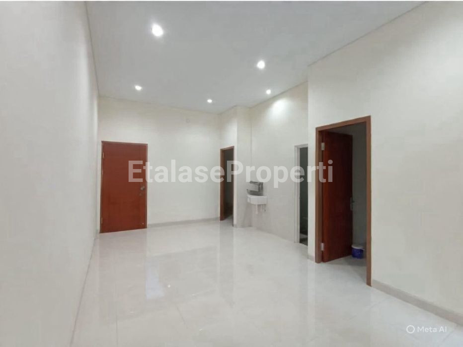 Foto properti Dijual Rumah Siap Huni Di Dharmahusada Indah Barat Dekat Unair 4