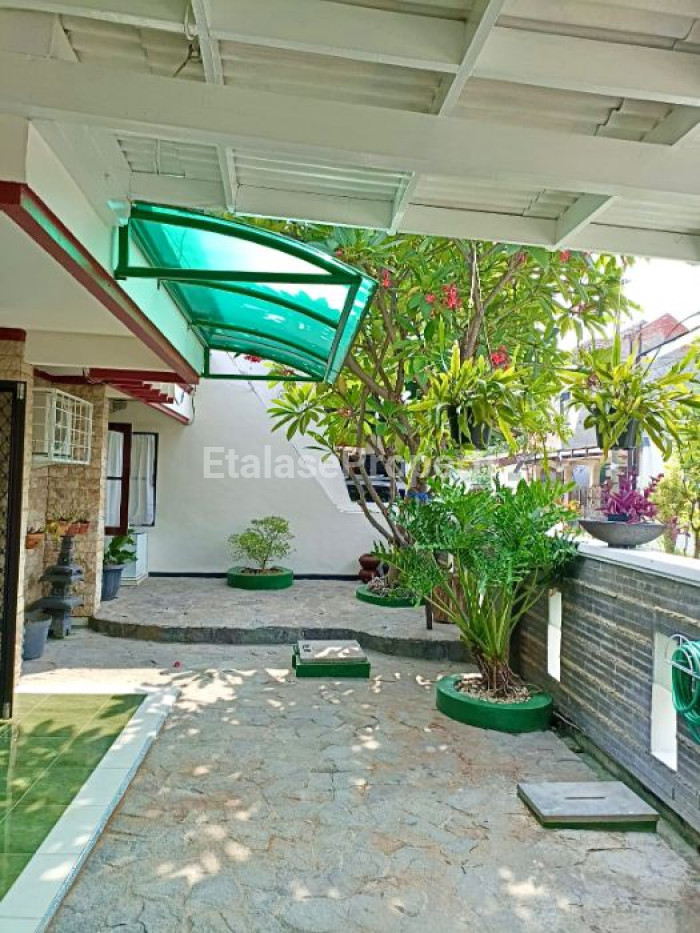Foto properti *Dijual Rumah Pondok Tjandra, Jl Duku* 2