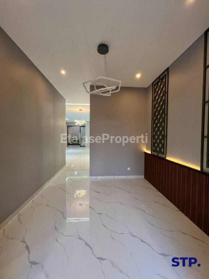 Foto properti Jual Rumah Mewah Di Galaxi Bumi Permai Araya Tahap 2 2