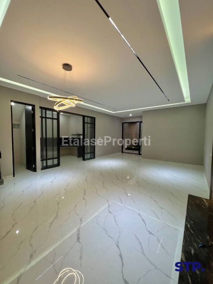 Foto properti Sewa Rumah Mewah Di Galaxi Bumi Permai Araya Tahap 2 4