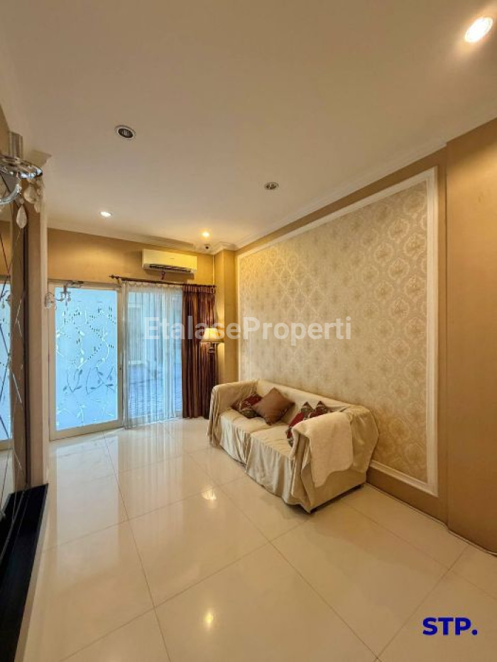 Foto properti JUAL CEPAT - Ruko Mewah Raya Darmo Permai Utara 3