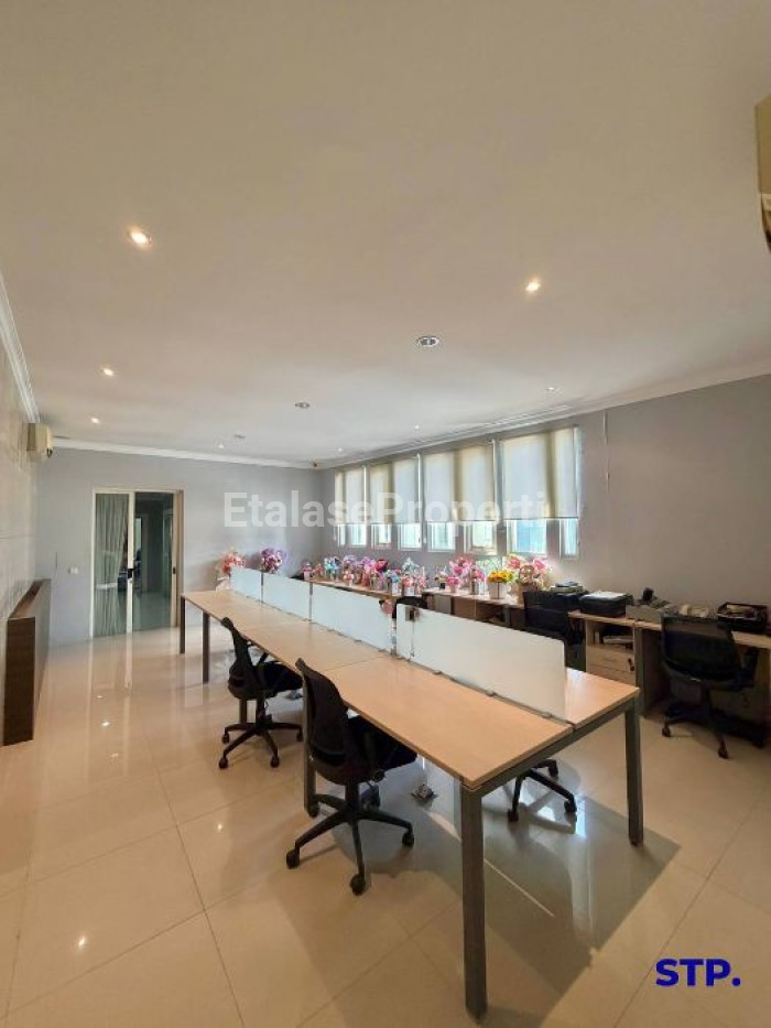 Foto properti JUAL CEPAT - Ruko Mewah Raya Darmo Permai Utara 7