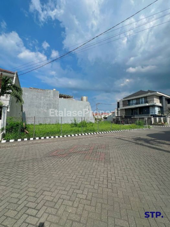 Foto properti 2 Unit - Tanah Kavling Hoek Siap Bangun Dharmahusada Mas 2