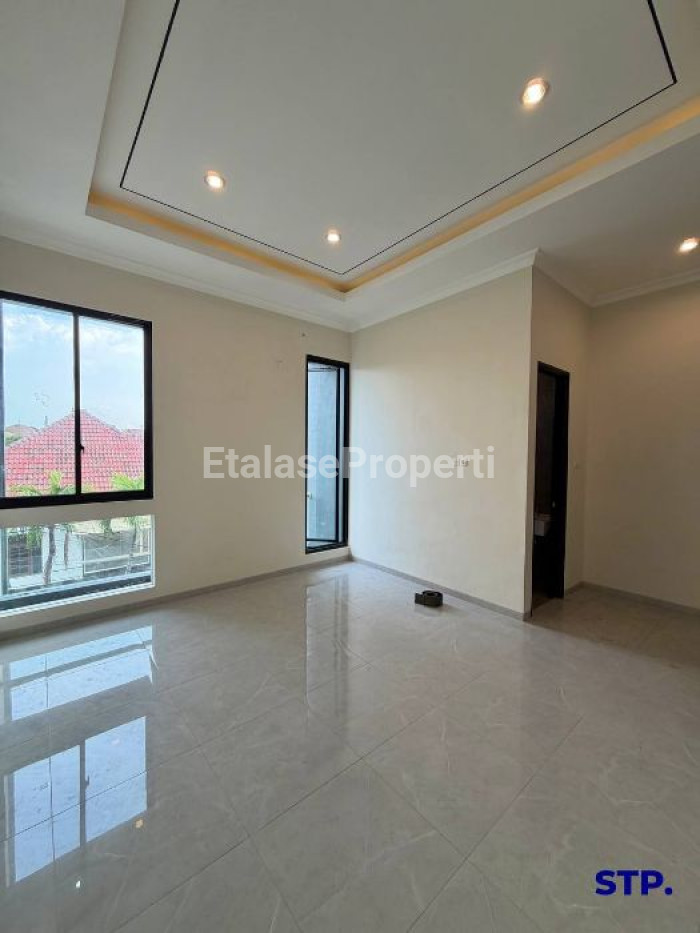 Foto properti 2 Unit, Rumah Modern Di Perumahan Manyar Tirtoyoso 9