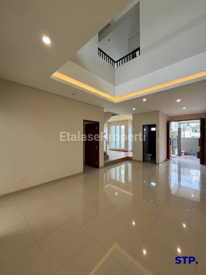 Foto properti Rumah Baru Modern 2 Lantai Di Panjang Jiwo Permai 2