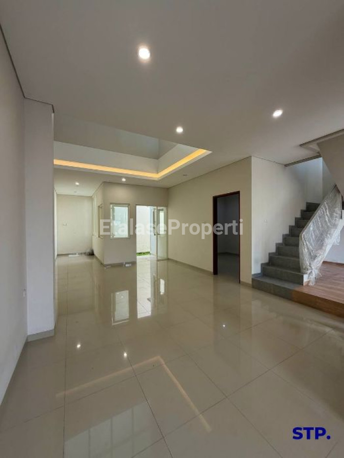Foto properti Rumah Baru Modern 2 Lantai Di Panjang Jiwo Permai 4