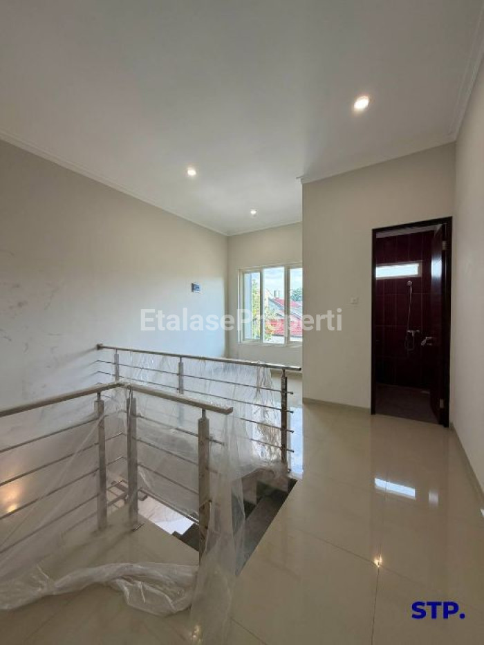 Foto properti Rumah Baru Modern 2 Lantai Di Panjang Jiwo Permai 6