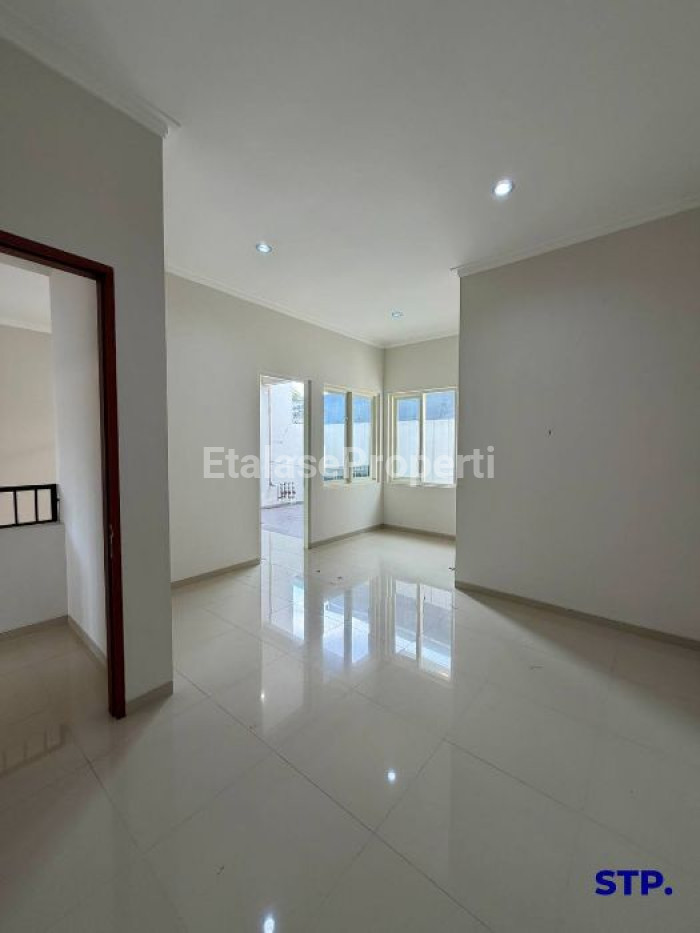 Foto properti Rumah Baru Modern 2 Lantai Di Panjang Jiwo Permai 8