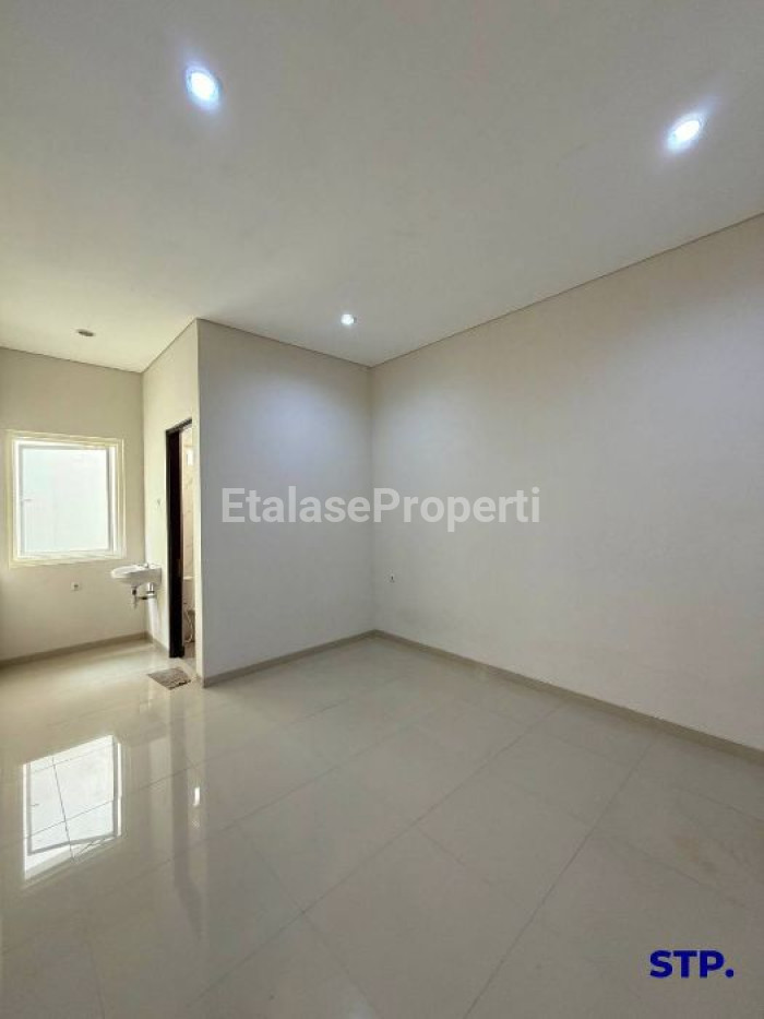 Foto properti Rumah Baru Modern 2 Lantai Di Panjang Jiwo Permai 9