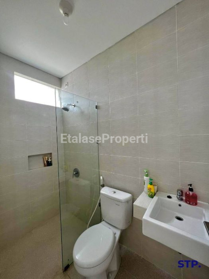 Foto properti Jual Cepat - Rumah Northwest Hill Citraland Semi Furnished 2