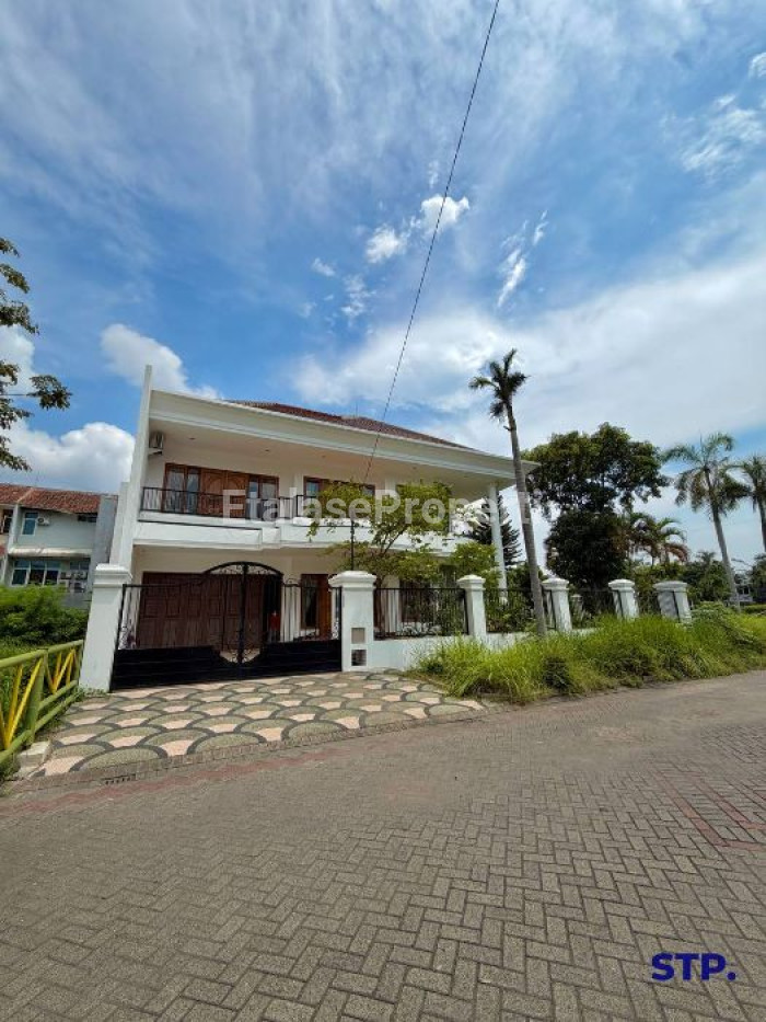 Foto properti Rumah Mewah Classic Di Main Road Galaxi Bumi Permai Araya Posisi Hoek 1