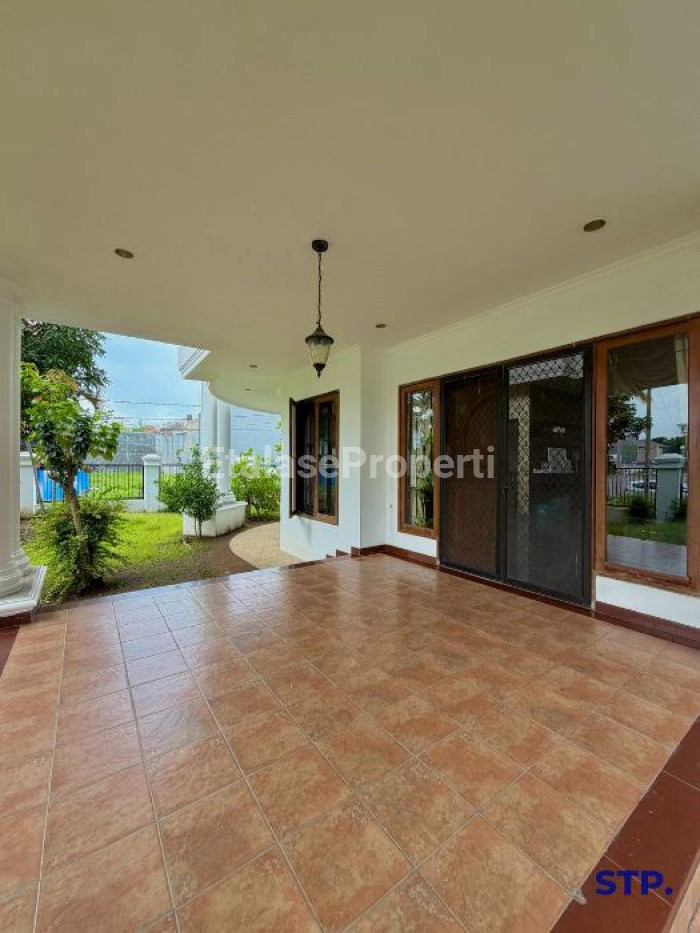 Foto properti Rumah Mewah Classic Di Main Road Galaxi Bumi Permai Araya Posisi Hoek 3