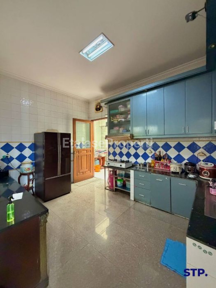 Foto properti Rumah Mewah Classic Di Main Road Galaxi Bumi Permai Araya Posisi Hoek 7