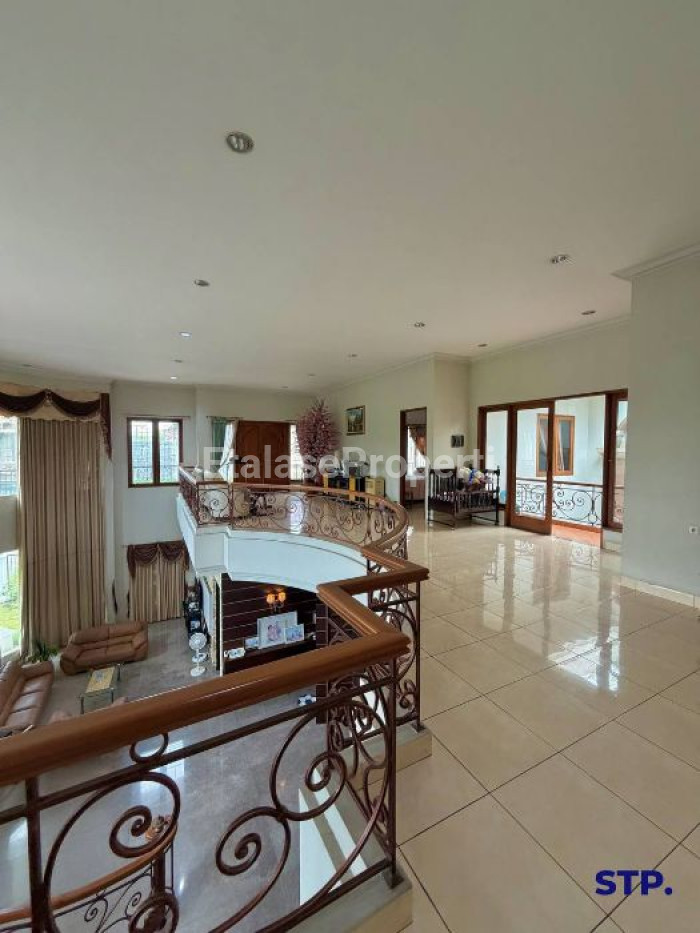 Foto properti Rumah Mewah Classic Di Main Road Galaxi Bumi Permai Araya Posisi Hoek 8