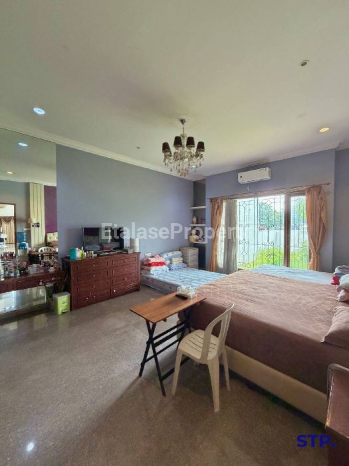 Foto properti Rumah Mewah Classic Di Main Road Galaxi Bumi Permai Araya Posisi Hoek 10