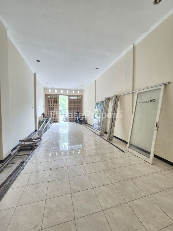 Foto properti Disewakan Ruko Di Raya Merr Dekat Unair 3