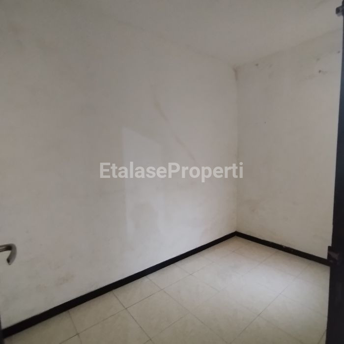 Foto properti 𝘿𝙞𝙨𝙚𝙬𝙖𝙠𝙖𝙣 𝙍𝙪𝙢𝙖𝙝 𝙎𝙞𝙖𝙥 𝙃𝙪𝙣𝙞 𝙇𝙤𝙠𝙖𝙨𝙞 𝙙𝙞 Perumahan, 𝙋𝙖𝙣𝙩𝙖𝙞 𝙈𝙚𝙣𝙩𝙖𝙧𝙞, 𝙎𝙪𝙧𝙖𝙗𝙖𝙮𝙖 𝙏𝙞𝙢𝙪𝙧 1
