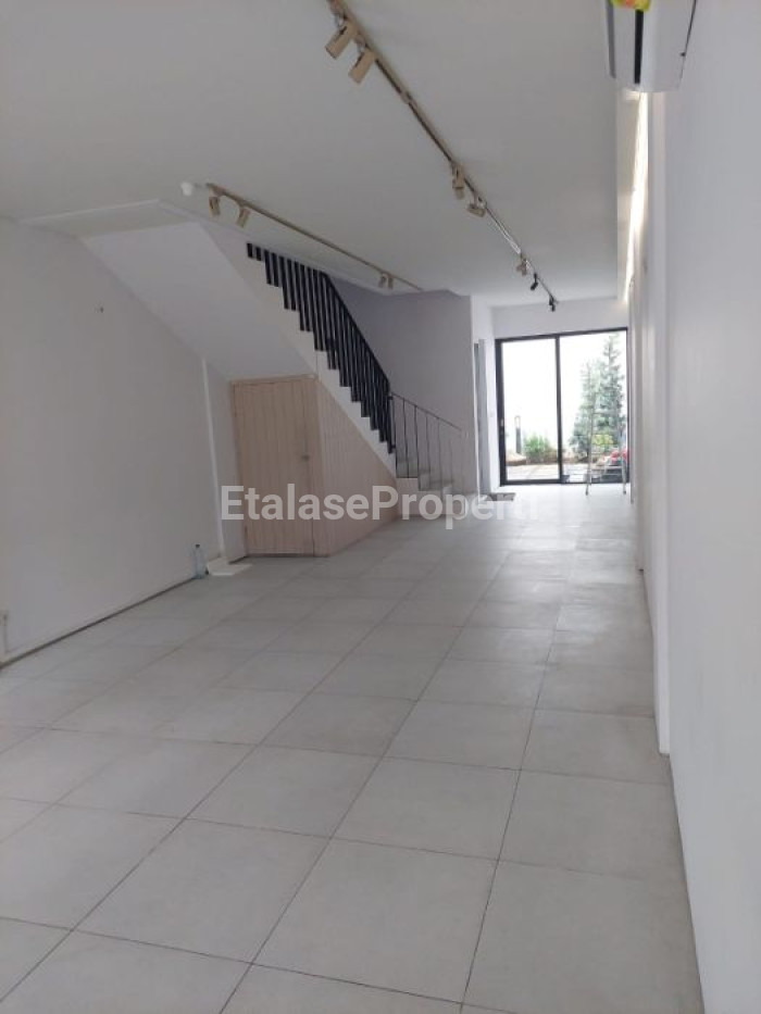 Foto properti Dijual/disewakan Ruko Moca Centra 3