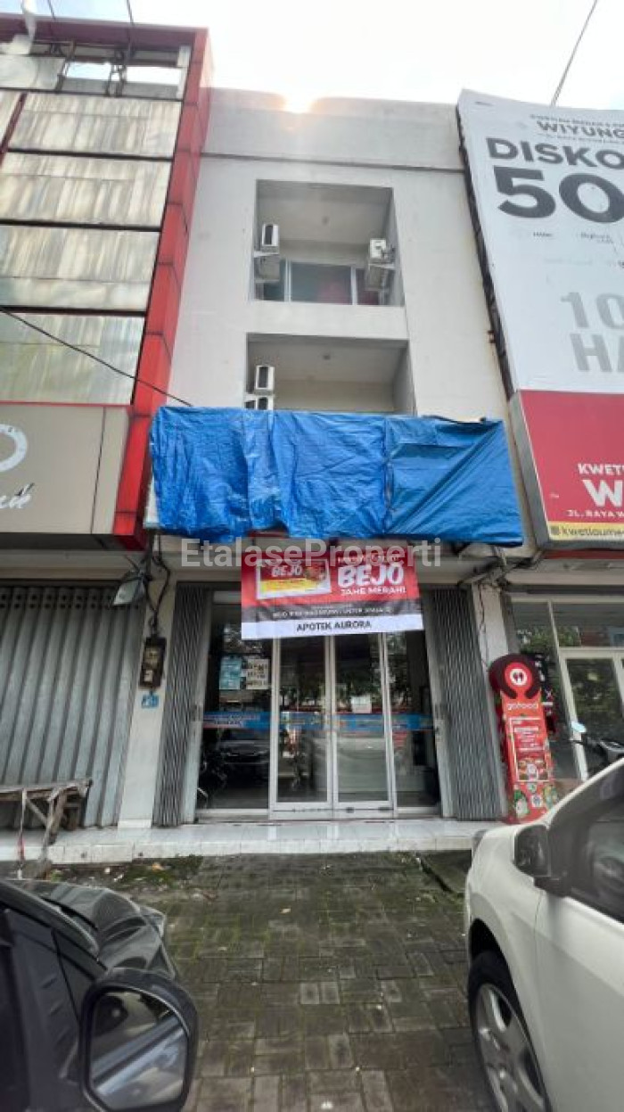 Foto properti *Disewakan Ruko 3 Lantai Siap Pakai Di Raya Wiyung Surabaya Barat – Lokasi Strategis & Ramai* 1