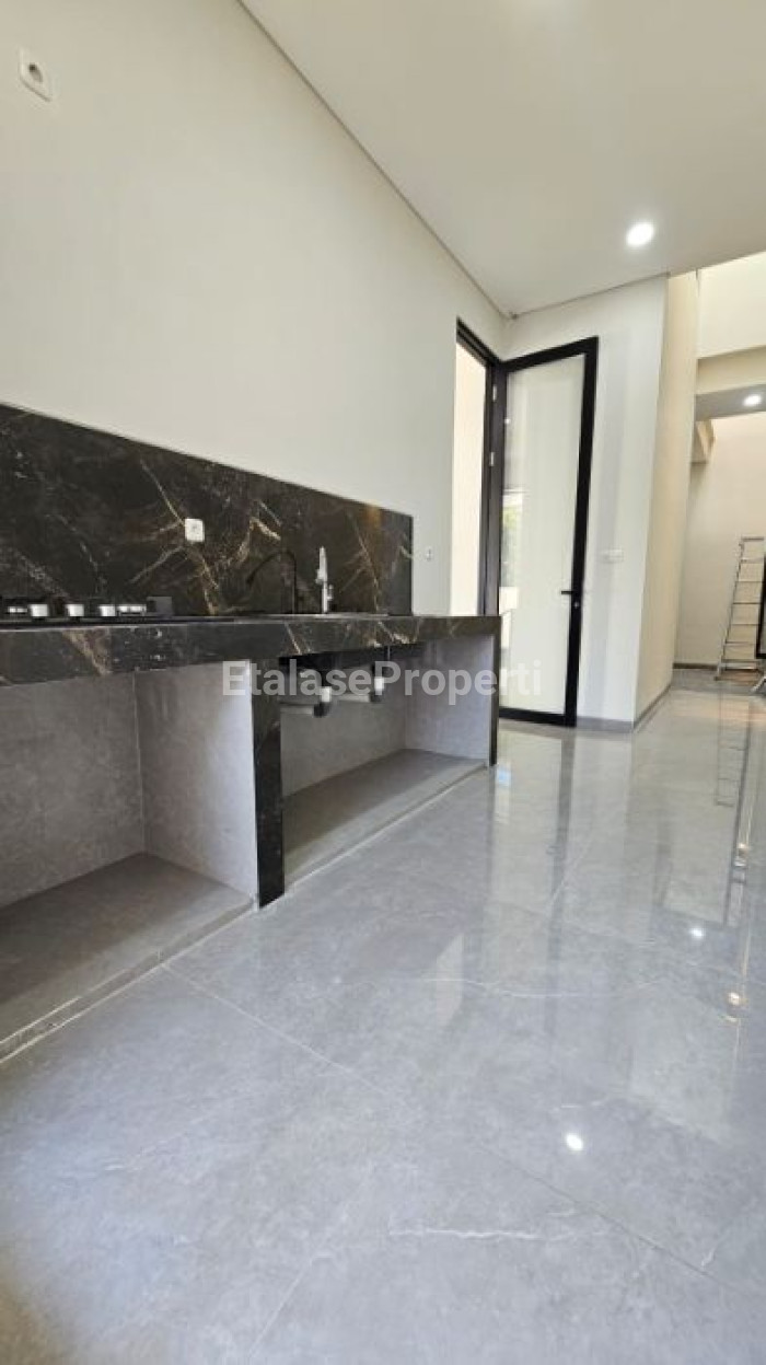 Foto properti Rumah Sutorejo Utara Baru 6