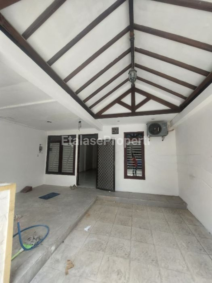 Foto properti DIJUAL/ DISEWAKAN RUMAH NYAMAN DI SURABAYA – LOKASI STRATEGIS & SIAP HUNI! Babatan Pratama, Wiyung Surabaya 1