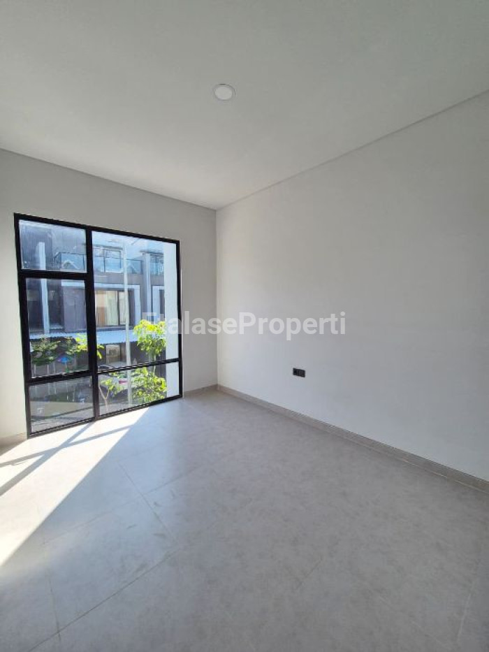 Foto properti Disewakan Rumah Di Grand Eastern Sukolilo 4