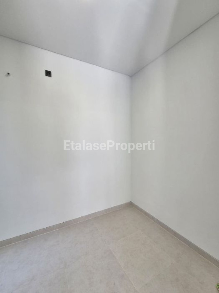 Foto properti Disewakan Rumah Di Grand Eastern Sukolilo 5