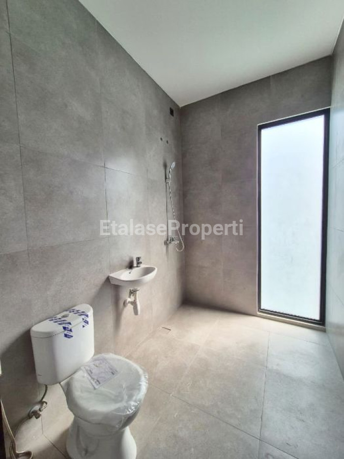 Foto properti Disewakan Rumah Di Grand Eastern Sukolilo 6