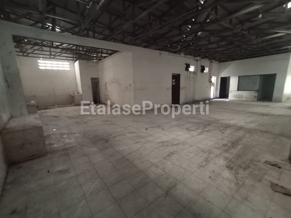 Foto properti Disewakan Rumah Usaha Di Kutai Raya Darmo Pusat Kota Surabaya 4