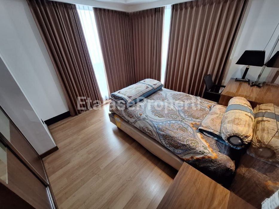 Foto properti Apartemen The Peak 3 Bedroom Furnished Private Lift Lantai 33 7