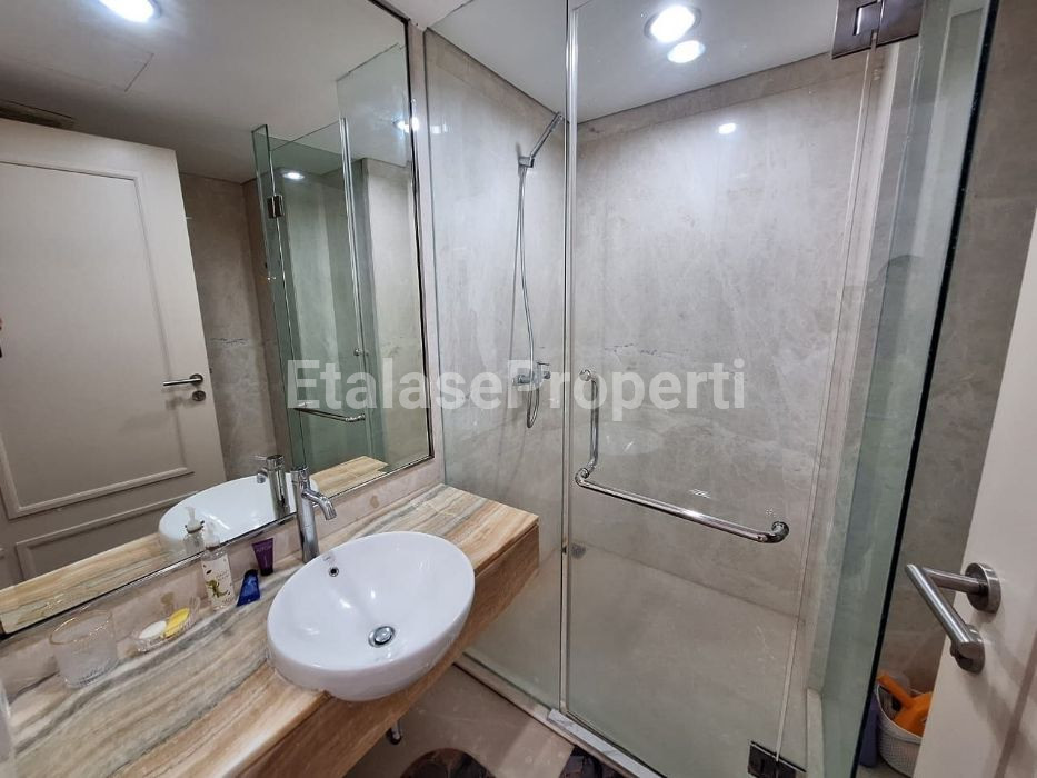 Foto properti Apartemen The Peak 3 Bedroom Furnished Private Lift Lantai 33 10