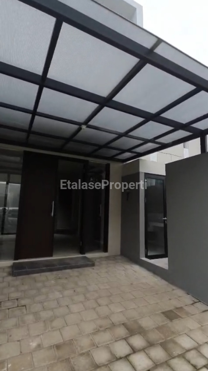 Foto properti Dijual Rumah 2 Lantai Di Perumahan Grand Sunrise, Menganti 1