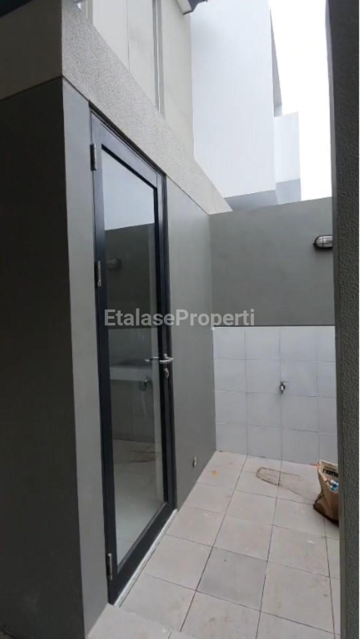 Foto properti Dijual Rumah 2 Lantai Di Perumahan Grand Sunrise, Menganti 7