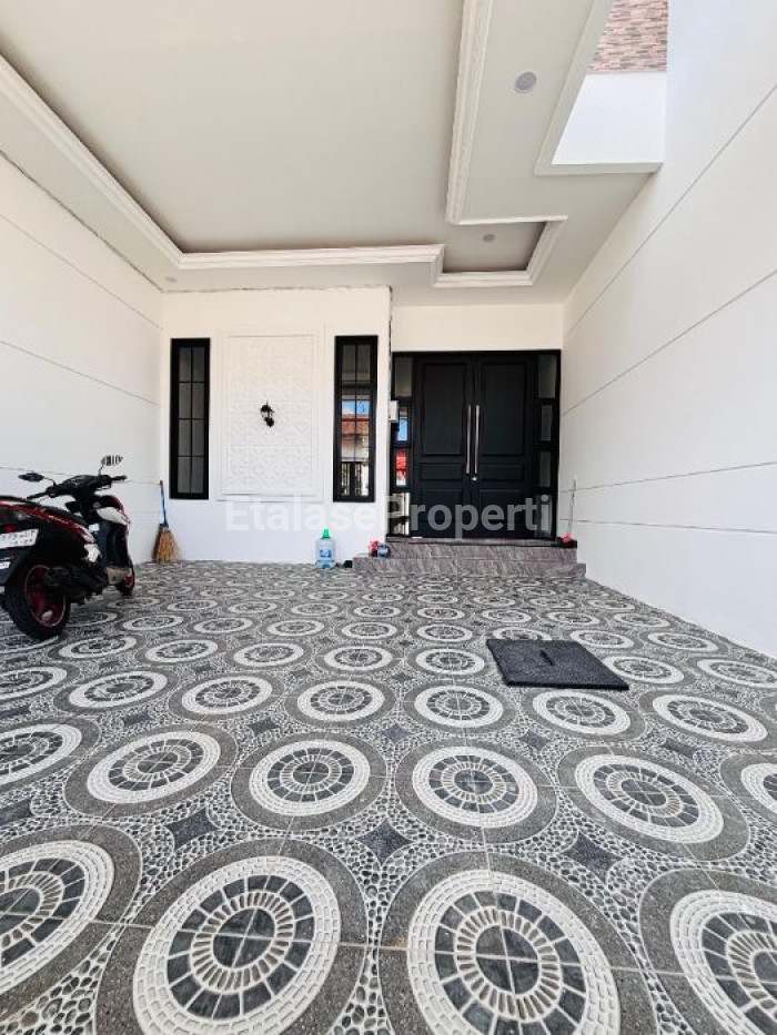 Foto properti Dijual Rumah Babatan Pantai Dekat Grand Kenjeran Mewah 2