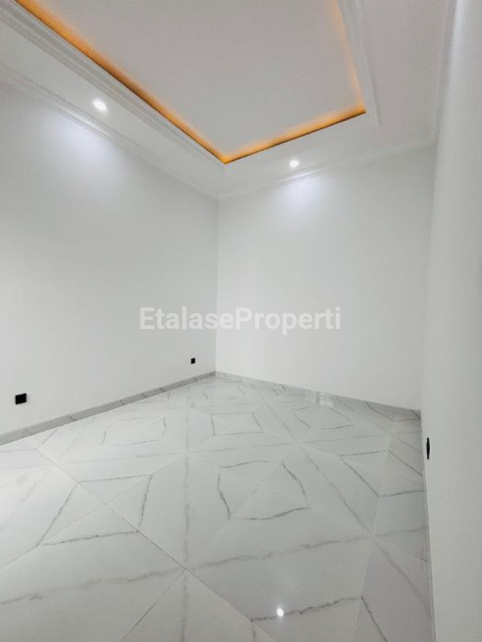 Foto properti Dijual Rumah Babatan Pantai Dekat Grand Kenjeran Mewah 3