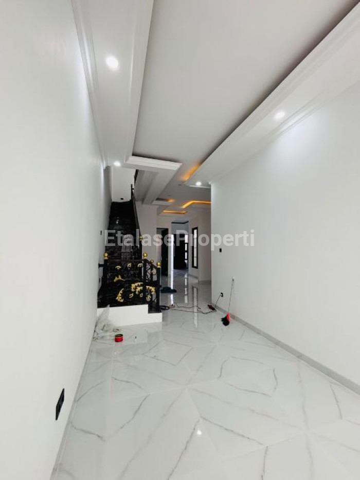 Foto properti Dijual Rumah Babatan Pantai Dekat Grand Kenjeran Mewah 5