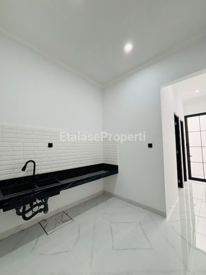 Foto properti Dijual Rumah Babatan Pantai Dekat Grand Kenjeran Mewah 8