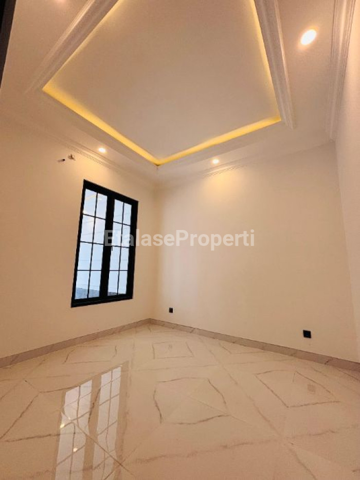 Foto properti Dijual Rumah Di Kertajaya Indah Jalan Utama Komplek Dekat Galaxy Mall 3