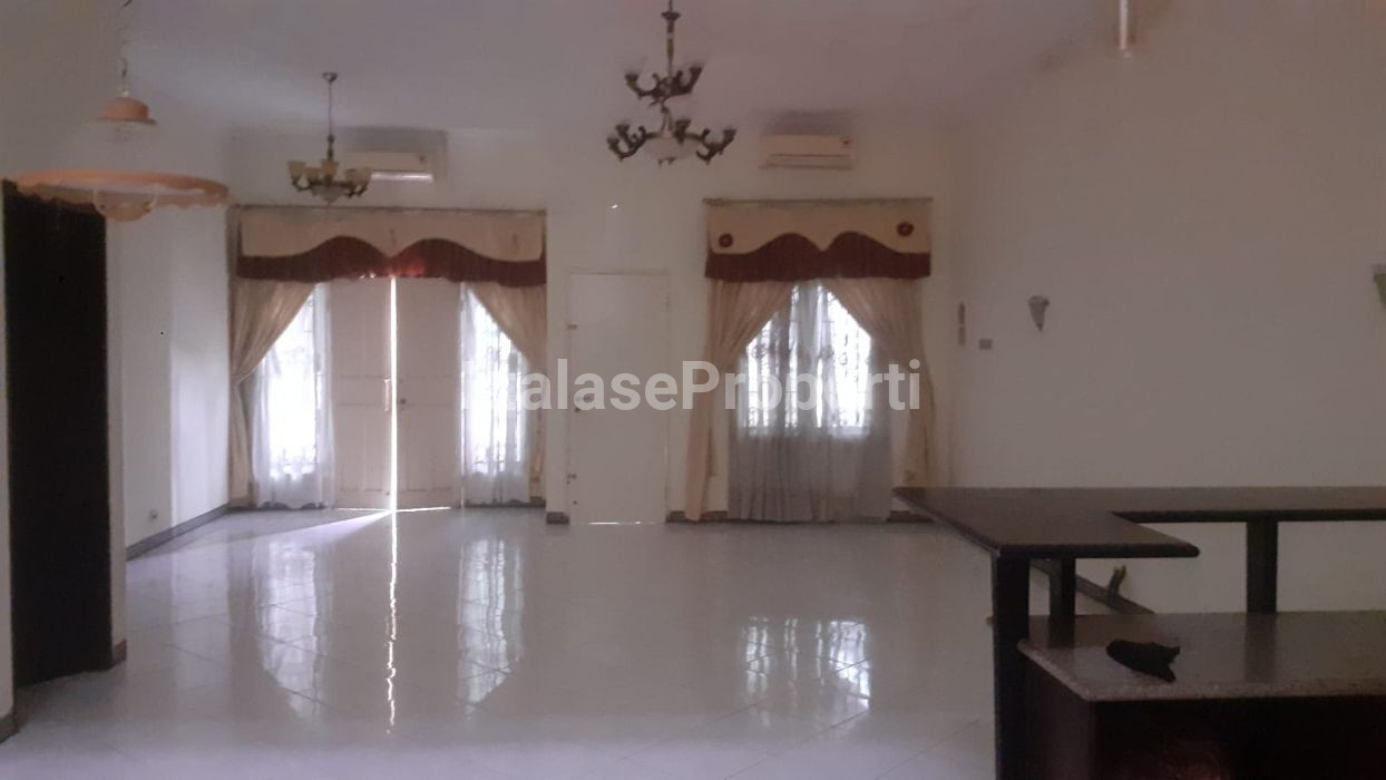 Foto properti Dijual Rumah Mewah Jemur Andayani 3
